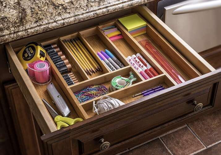 Organizator extensibil tacamuri si ustensile de bucatarie, Bambus, 6-8 compartimente, Design elegant, 50 x 45.5 x 5 cm