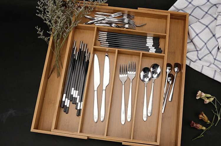 Organizator extensibil tacamuri si ustensile de bucatarie, Bambus, 6-8 compartimente, Design elegant, 50 x 45.5 x 5 cm