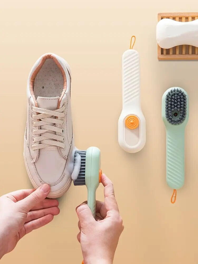 Perie pentru curatare incaltaminte cu recipient pentru detergent, Crem